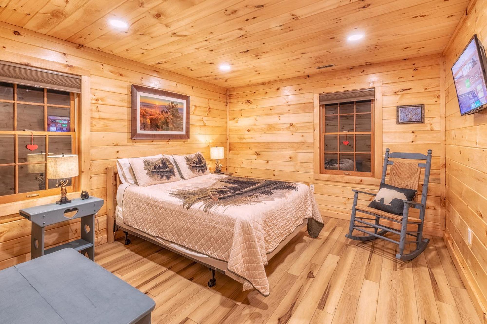 Real Log Cabin With Amazing Views, Hot Tub, Sauna, Games Gatlinburg Exterior foto