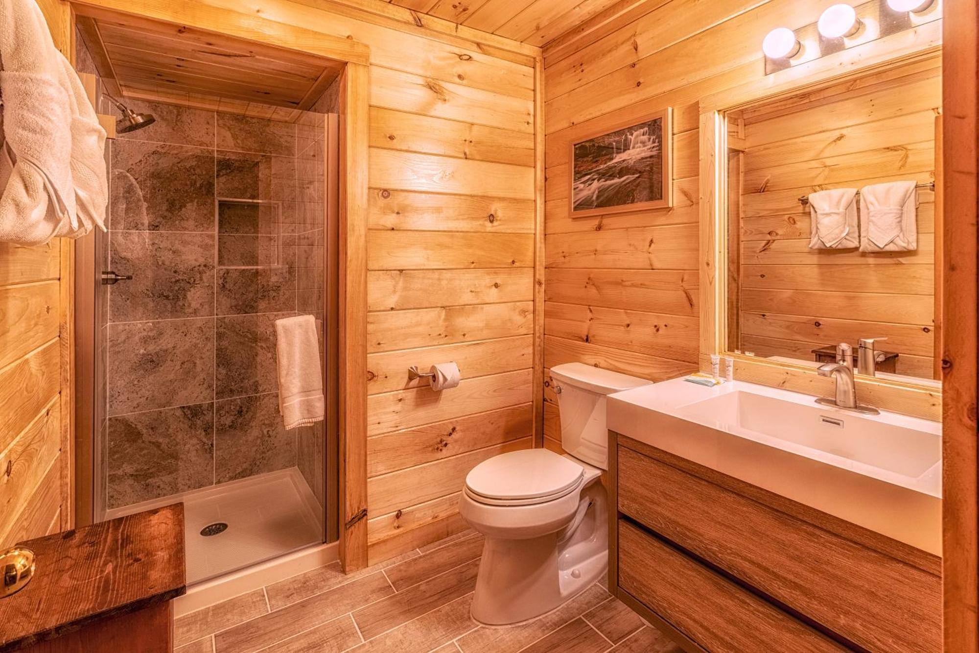 Real Log Cabin With Amazing Views, Hot Tub, Sauna, Games Gatlinburg Exterior foto
