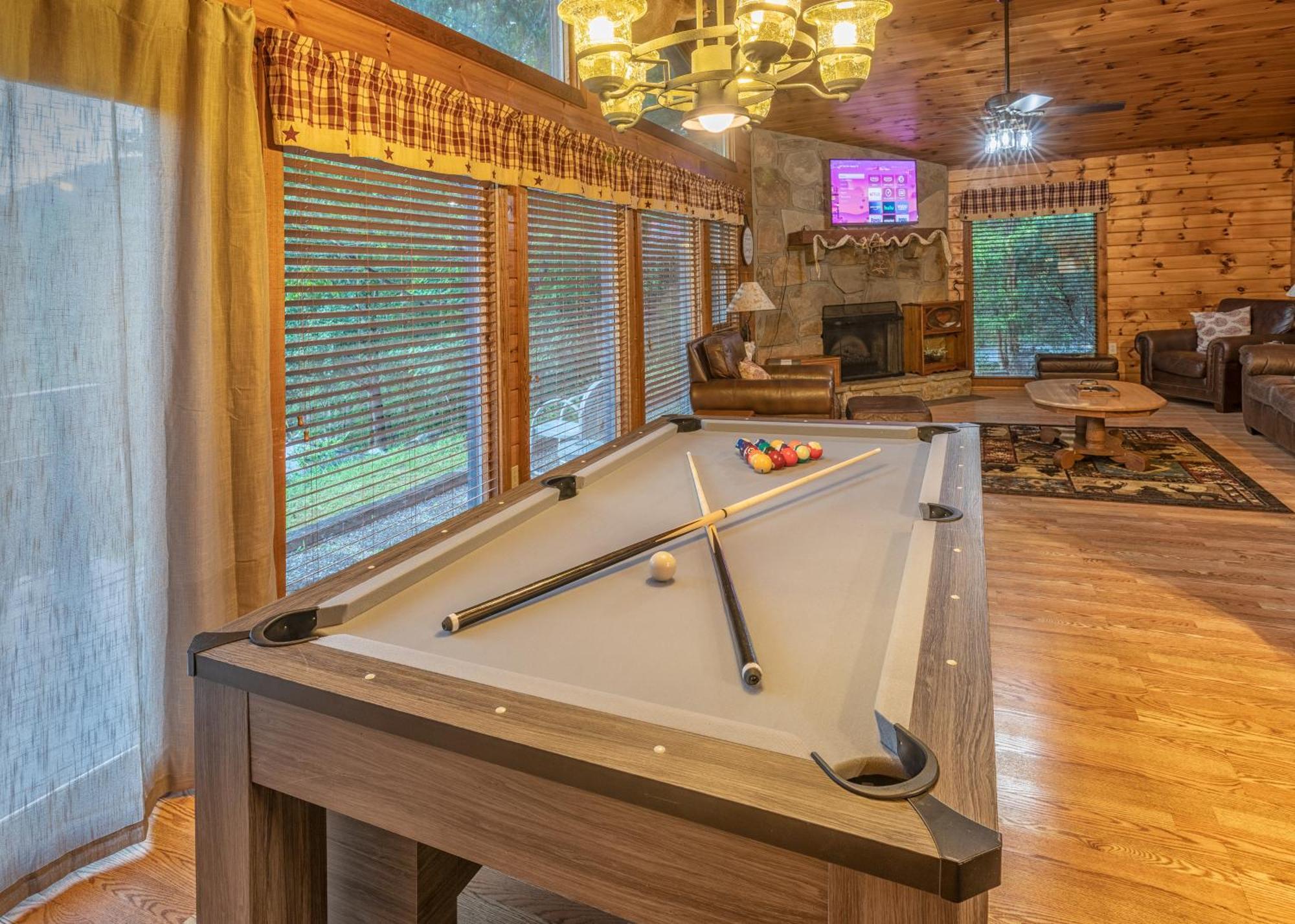 Real Log Cabin With Amazing Views, Hot Tub, Sauna, Games Gatlinburg Exterior foto