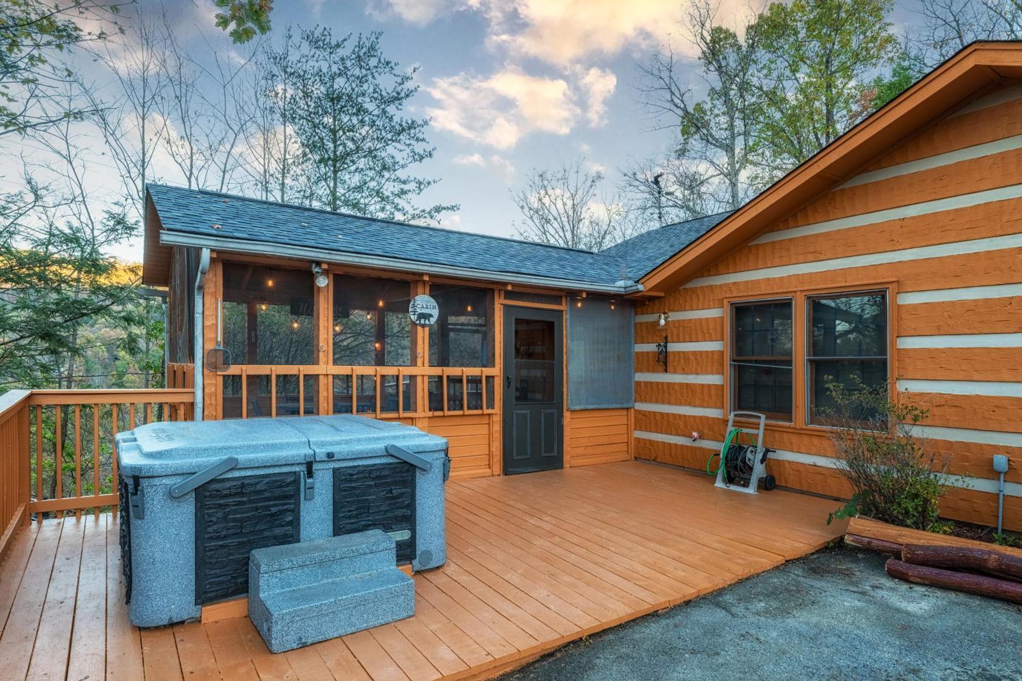 Real Log Cabin With Amazing Views, Hot Tub, Sauna, Games Gatlinburg Exterior foto