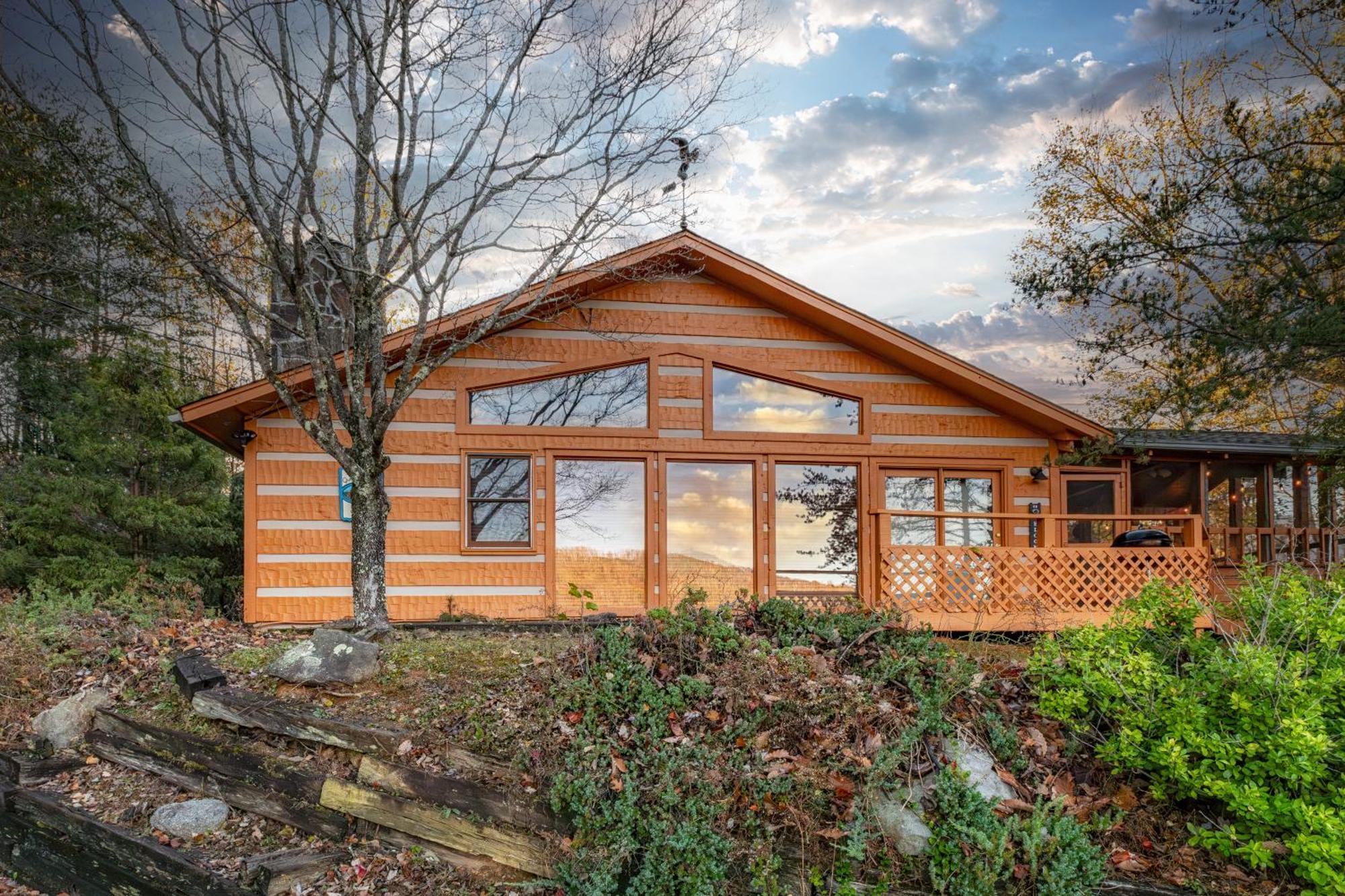 Real Log Cabin With Amazing Views, Hot Tub, Sauna, Games Gatlinburg Exterior foto